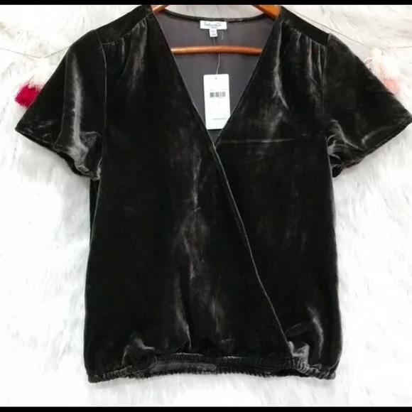 Splendid Wrap Top - Picture 3 of 5